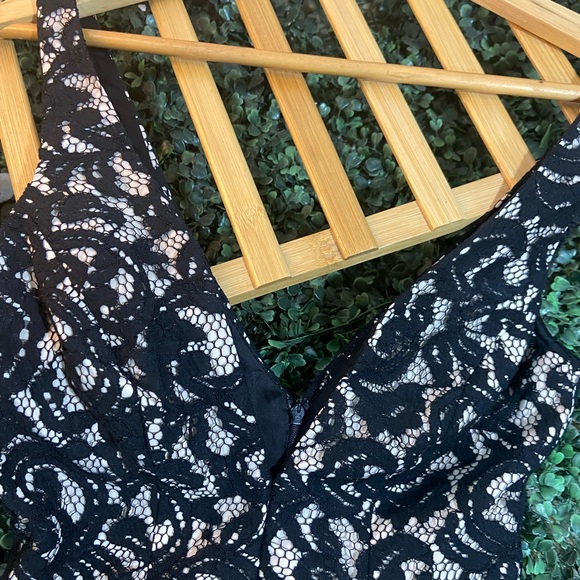 Lace Body Suit. Size- S - Picture 4 of 10